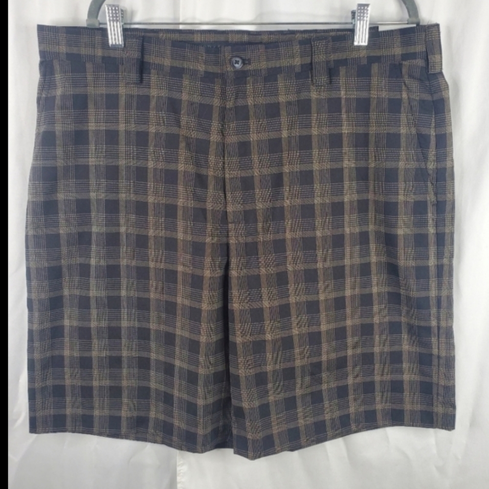 ♡ Izod Men's Plaid Flat Front Shorts NWT Size 38 Tan and Black